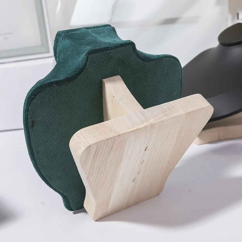 Présentoir collier vitrine velours