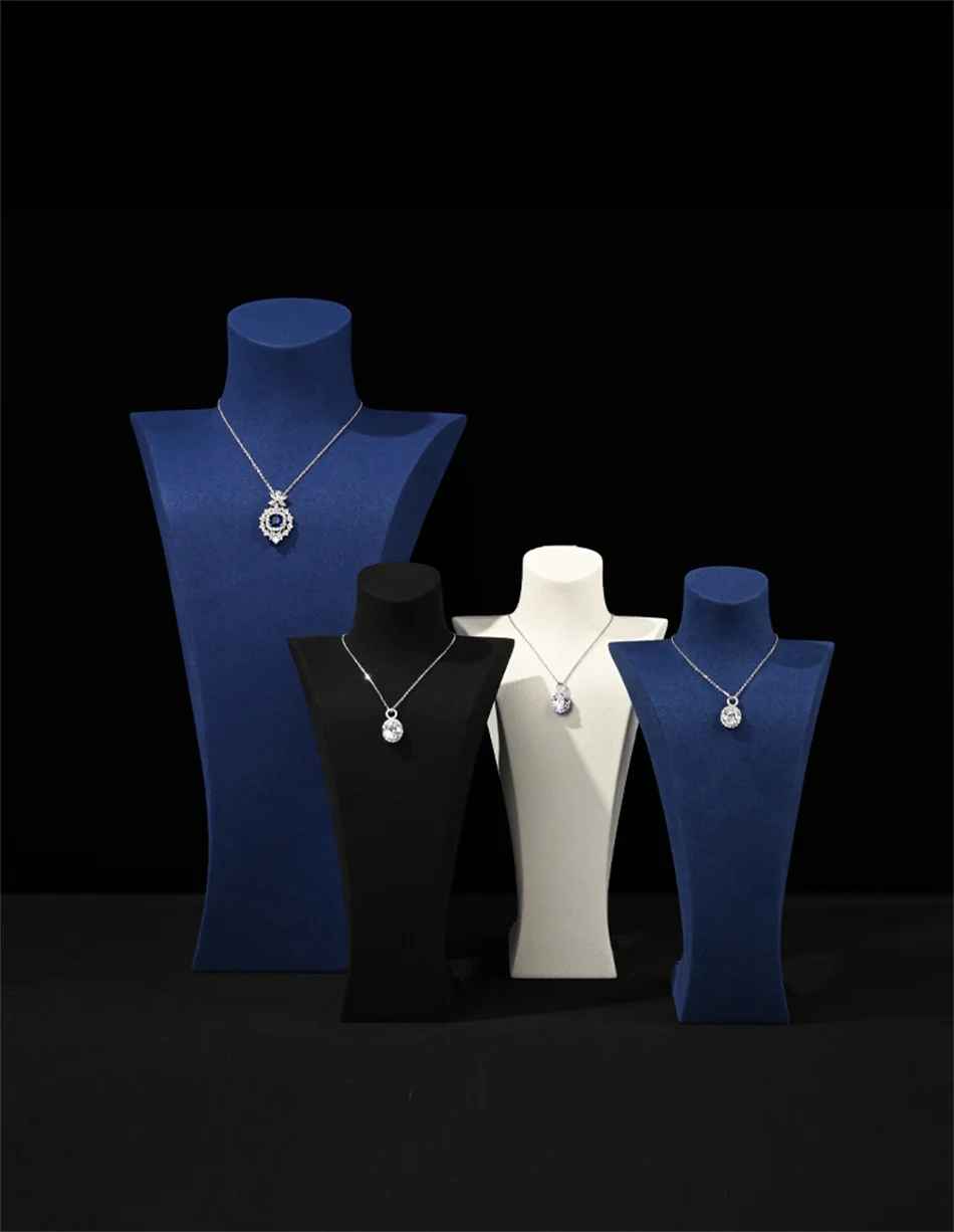 Présentoir collier long