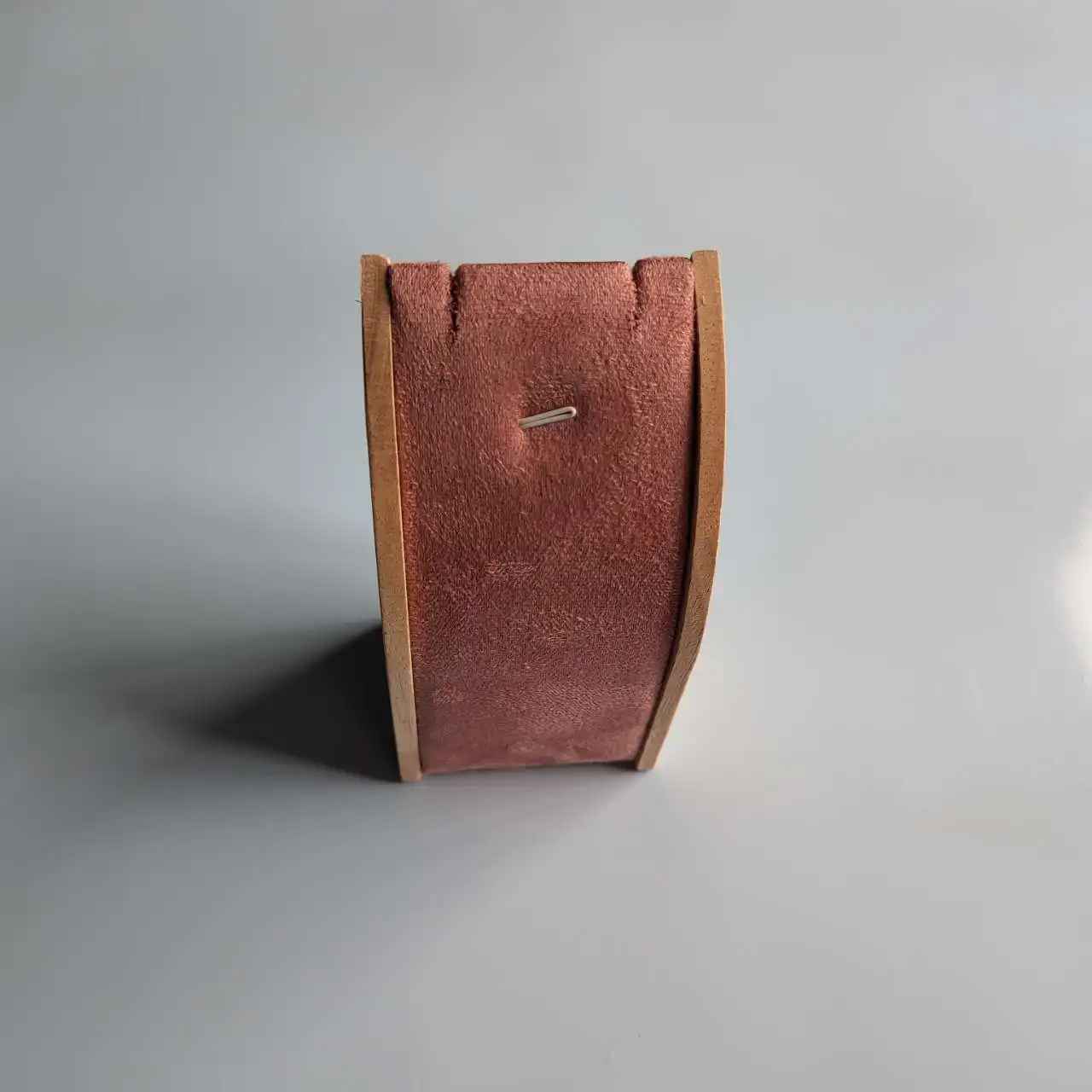 Présentoir Collier Design Rose Terracotta