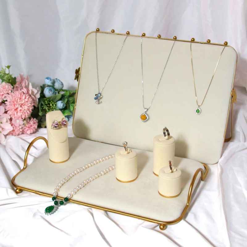 Présentoir à Bijoux Design en Velours Métal Doré – Horizontal