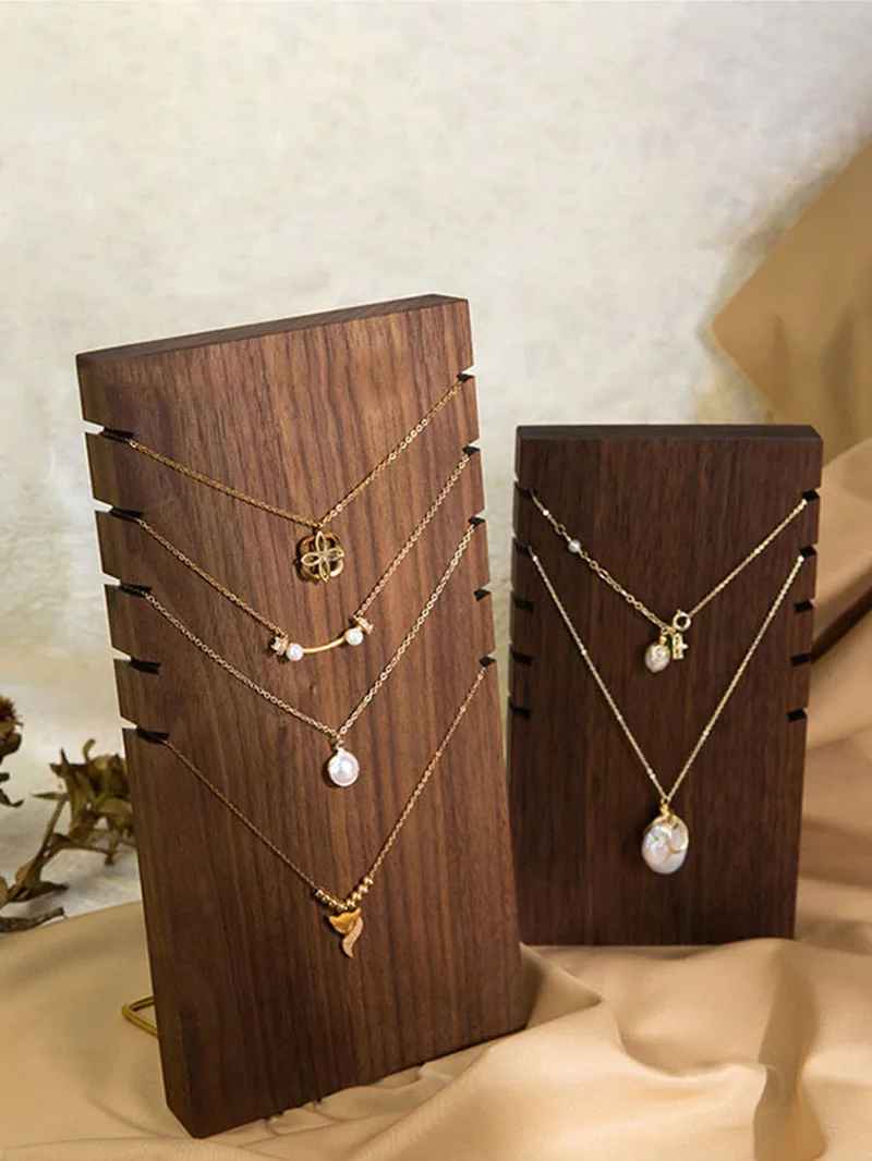 Presentoir collier chevalet bois