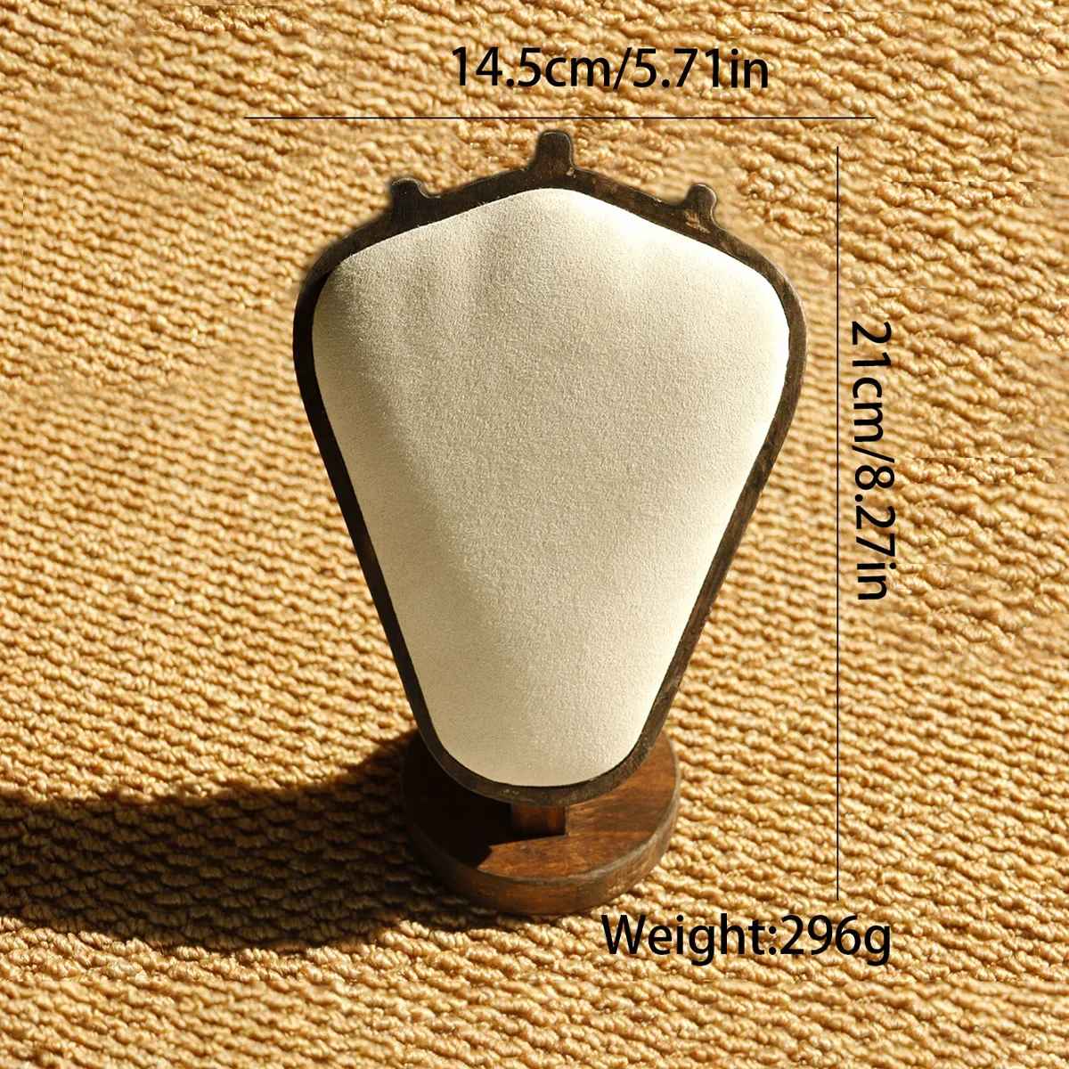 Présentoir collier bois faux daim beige 21cm