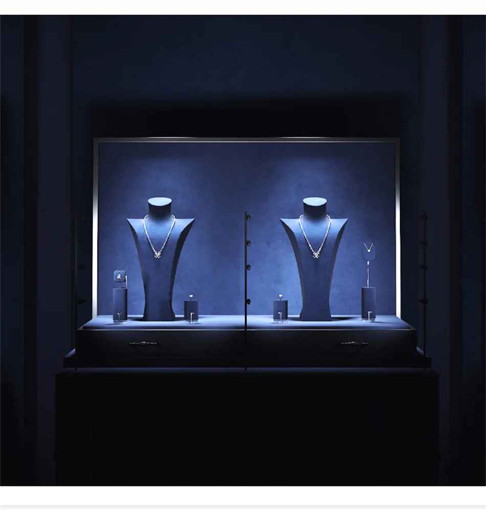 Présentoir collier long