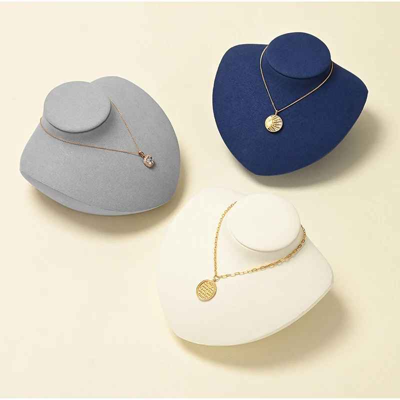 Présentoir collier vitrine luxe