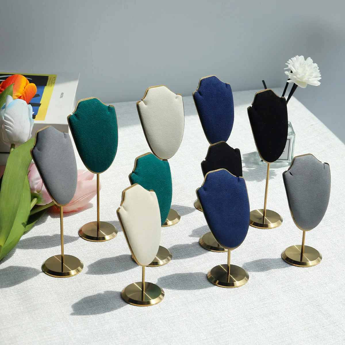 Mini présentoir collier de luxe