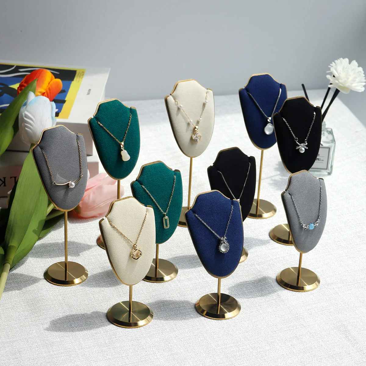 Mini présentoir collier de luxe