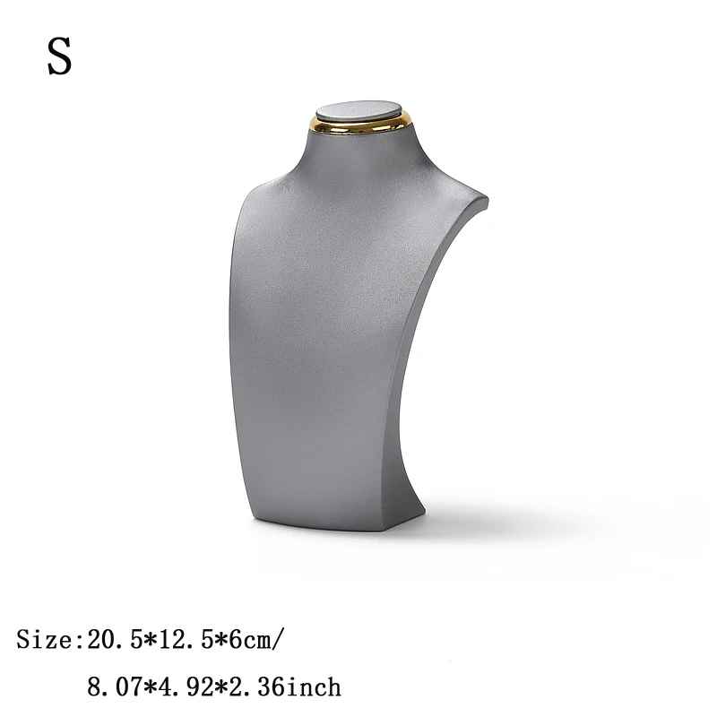 Présentoir collier luxe cuir