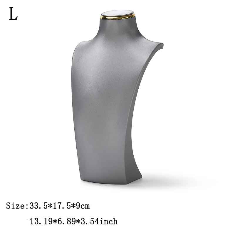 Présentoir collier luxe cuir