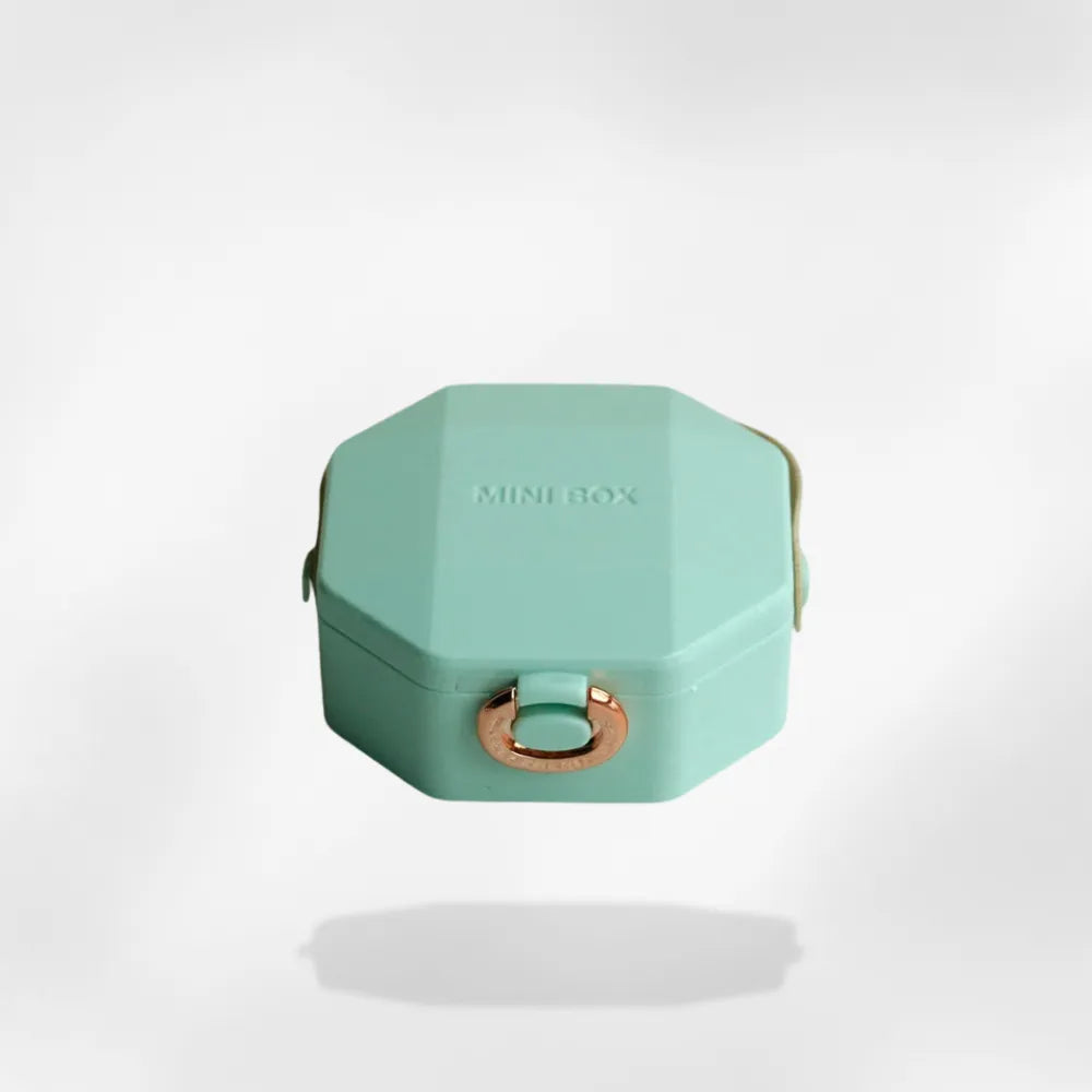 https://cdn.shopify.com/s/files/1/0889/8084/8989/files/Bo_te_Bijoux_Adolescente_RoyalCoffer_vert.webp?v=1755877413