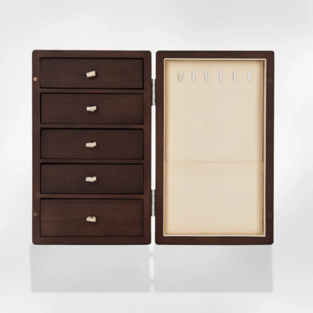 https://cdn.shopify.com/s/files/1/0889/8084/8989/files/Bo_te_Bijoux_Bois_Fonc_RoyalCoffer_bois-mixte.webp?v=1756127772