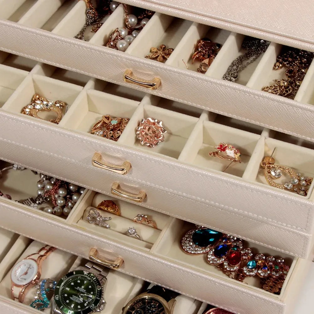 https://cdn.shopify.com/s/files/1/0889/8084/8989/files/Bo_te_Bijoux_Cuir_Luxe_RoyalCoffer.webp?v=1757694812