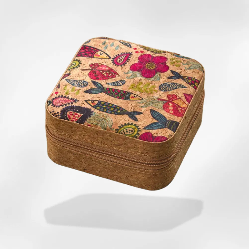 https://cdn.shopify.com/s/files/1/0889/8084/8989/files/Bo_te_Bijoux_Li_ge_RoyalCoffer_poisson.webp?v=1755786567