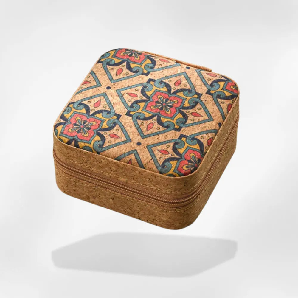 https://cdn.shopify.com/s/files/1/0889/8084/8989/files/Bo_te_Bijoux_Li_ge_RoyalCoffer_trefle.webp?v=1755786580