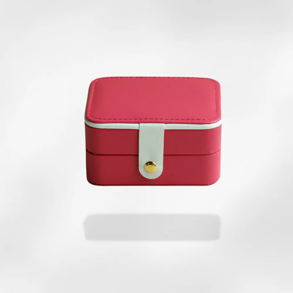 https://cdn.shopify.com/s/files/1/0889/8084/8989/files/Bo_te_Bijoux_Petite_Fille_RoyalCoffer_13.webp?v=1755704109