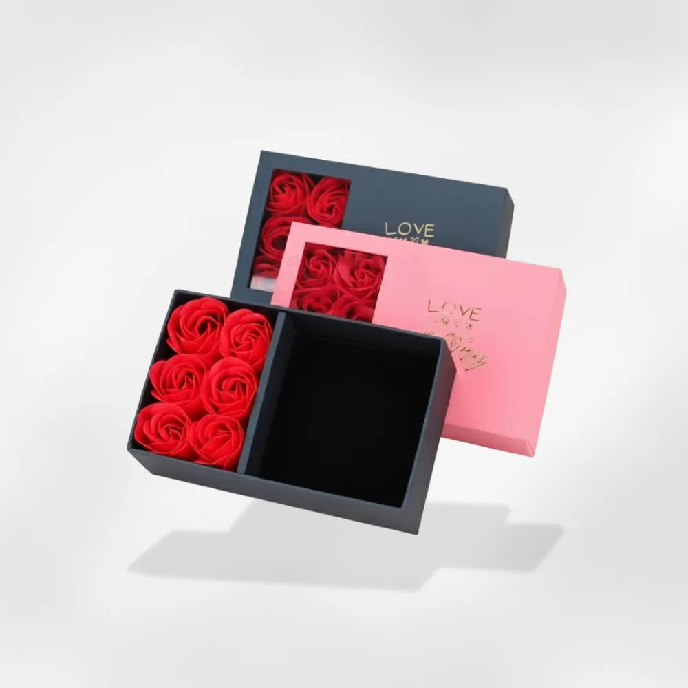 https://cdn.shopify.com/s/files/1/0889/8084/8989/files/Bo_te_Romantique_Bijoux_RoyalCoffer_2.webp?v=1758294526