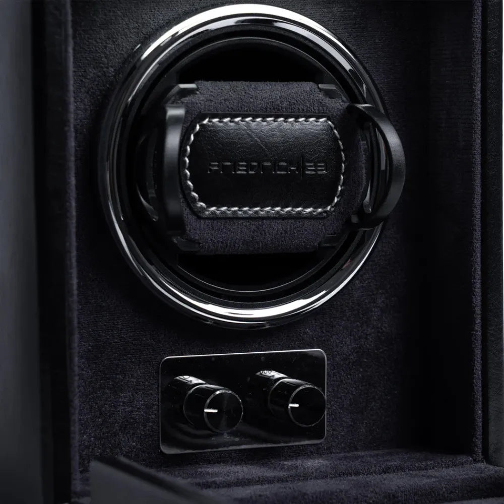 https://cdn.shopify.com/s/files/1/0889/8084/8989/files/Bo_te_montre_automatique_RoyalCoffer_3456879.webp?v=1752686064