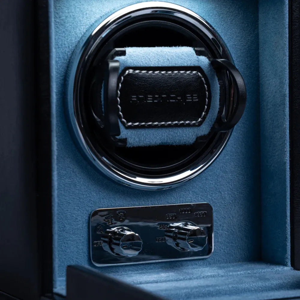 https://cdn.shopify.com/s/files/1/0889/8084/8989/files/Bo_te_montre_automatique_RoyalCoffer_3.webp?v=1752686015