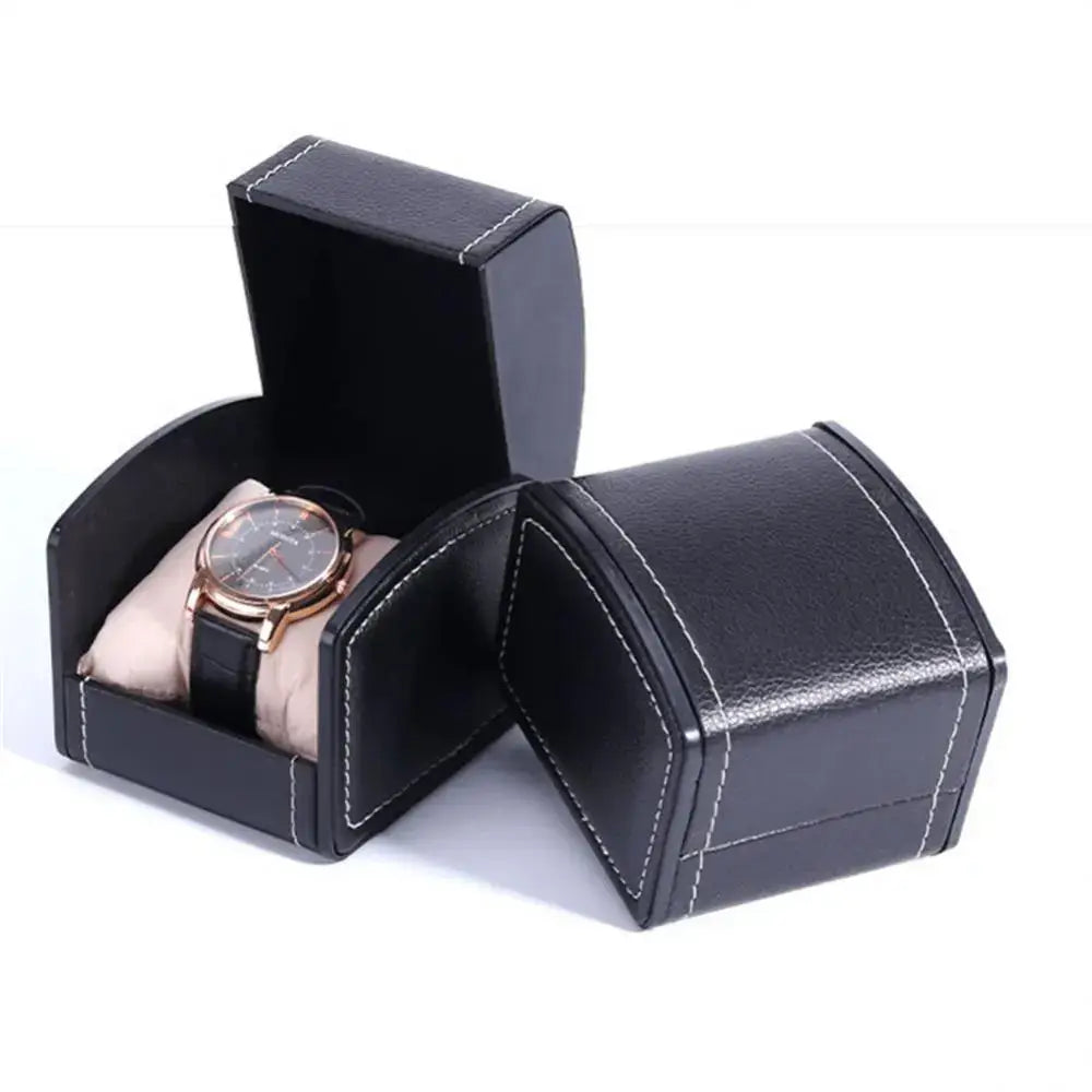 https://cdn.shopify.com/s/files/1/0793/1897/4808/files/Boite-Cadeau-Montre.webp?v=1699699418