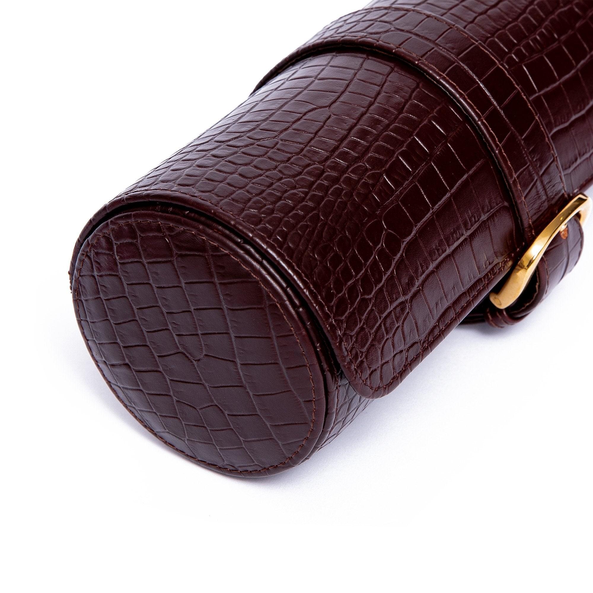 https://cdn.shopify.com/s/files/1/0793/1897/4808/files/Brompton_Brown_Three_Watch_Roll_Detail_50ddcf2e-0d2a-4a57-9341-f6eecb84d421.jpg?v=1722189317