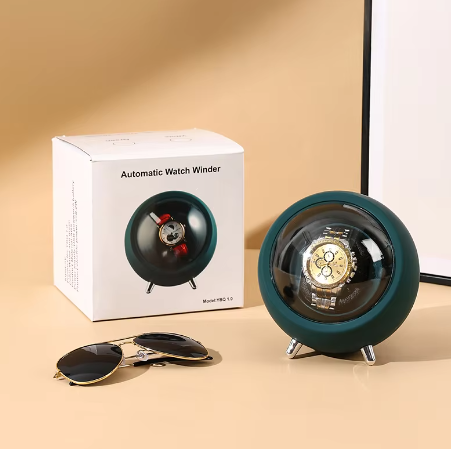 Remontoir Montre Sphère Cosmique Design Futuriste