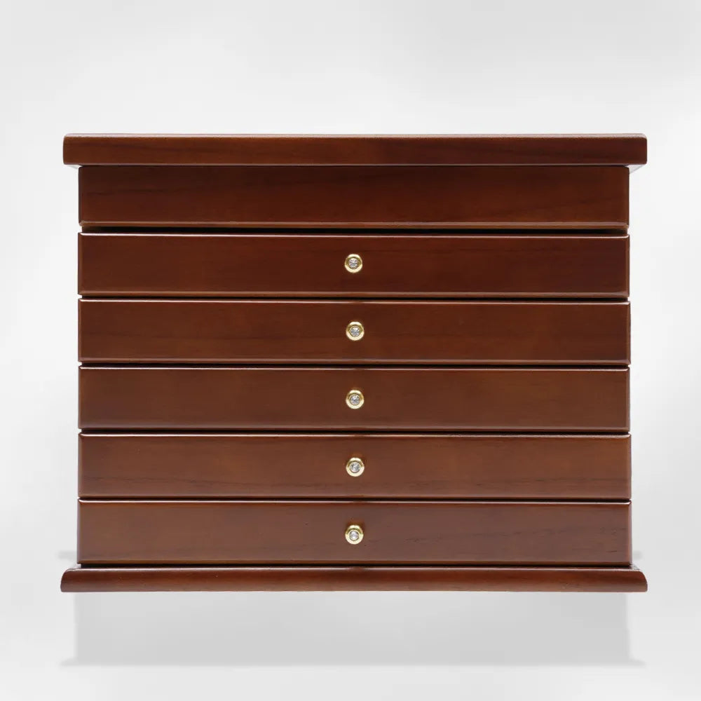 https://cdn.shopify.com/s/files/1/0889/8084/8989/files/Coffret_Bijoux_en_bois_ancien_RoyalCoffer_3.webp?v=1758037980