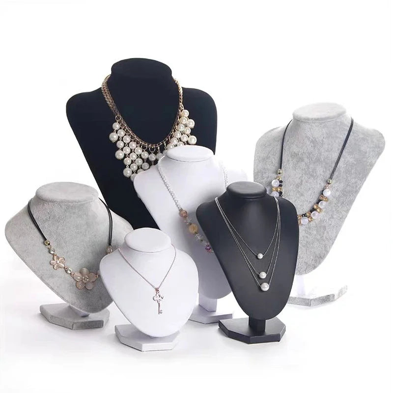 Buste Collier Velours Gris Clair