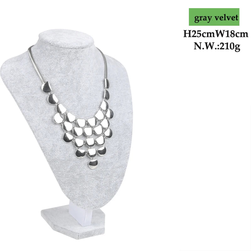Buste Collier Velours Gris Clair