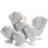 Buste Collier Velours Gris Clair