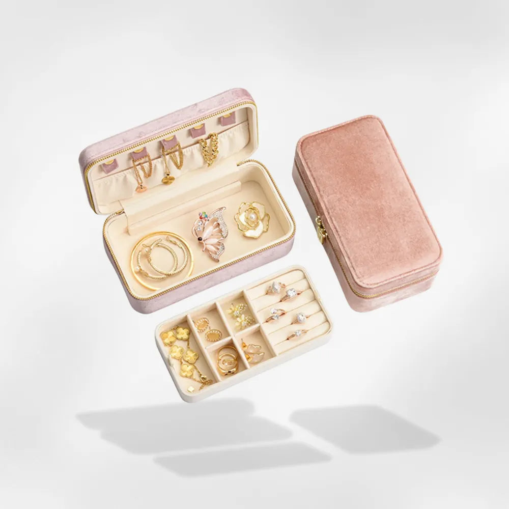https://cdn.shopify.com/s/files/1/0889/8084/8989/files/Rangement_Bijoux_Portable_RoyalCoffer_13.webp?v=1753971109