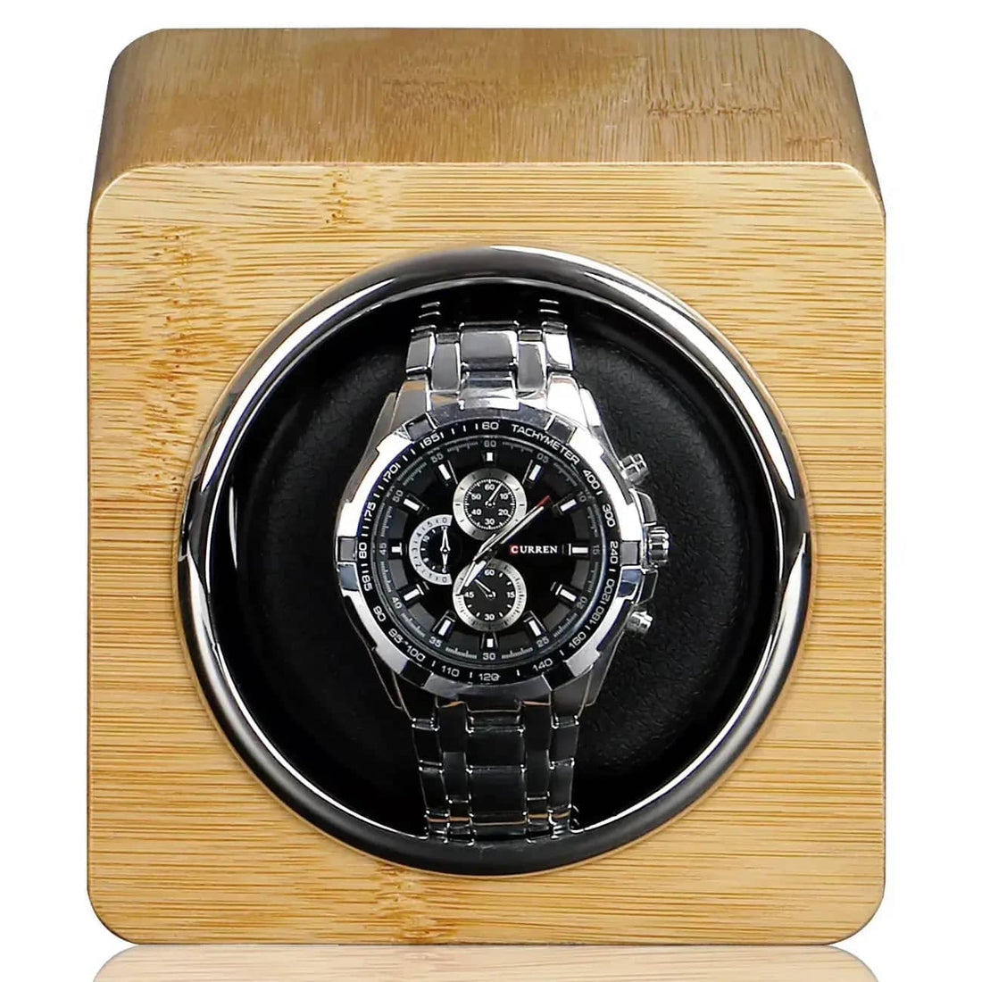 Remontoir cube bois de sapin – vue de face avec montre