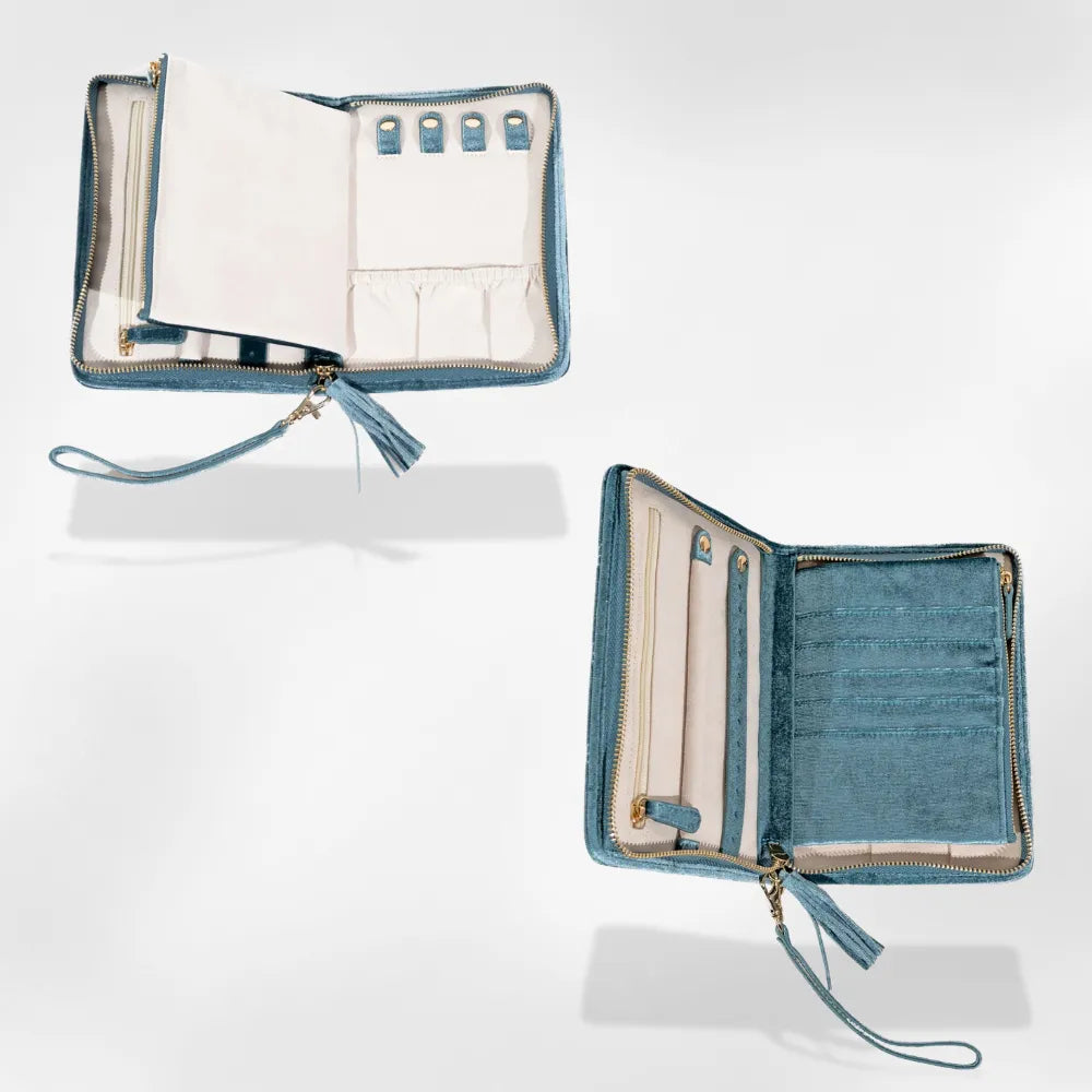 https://cdn.shopify.com/s/files/1/0889/8084/8989/files/RoyalCoffert_Pochette_Bijoux_Voyage_Velours5.webp?v=1750867454
