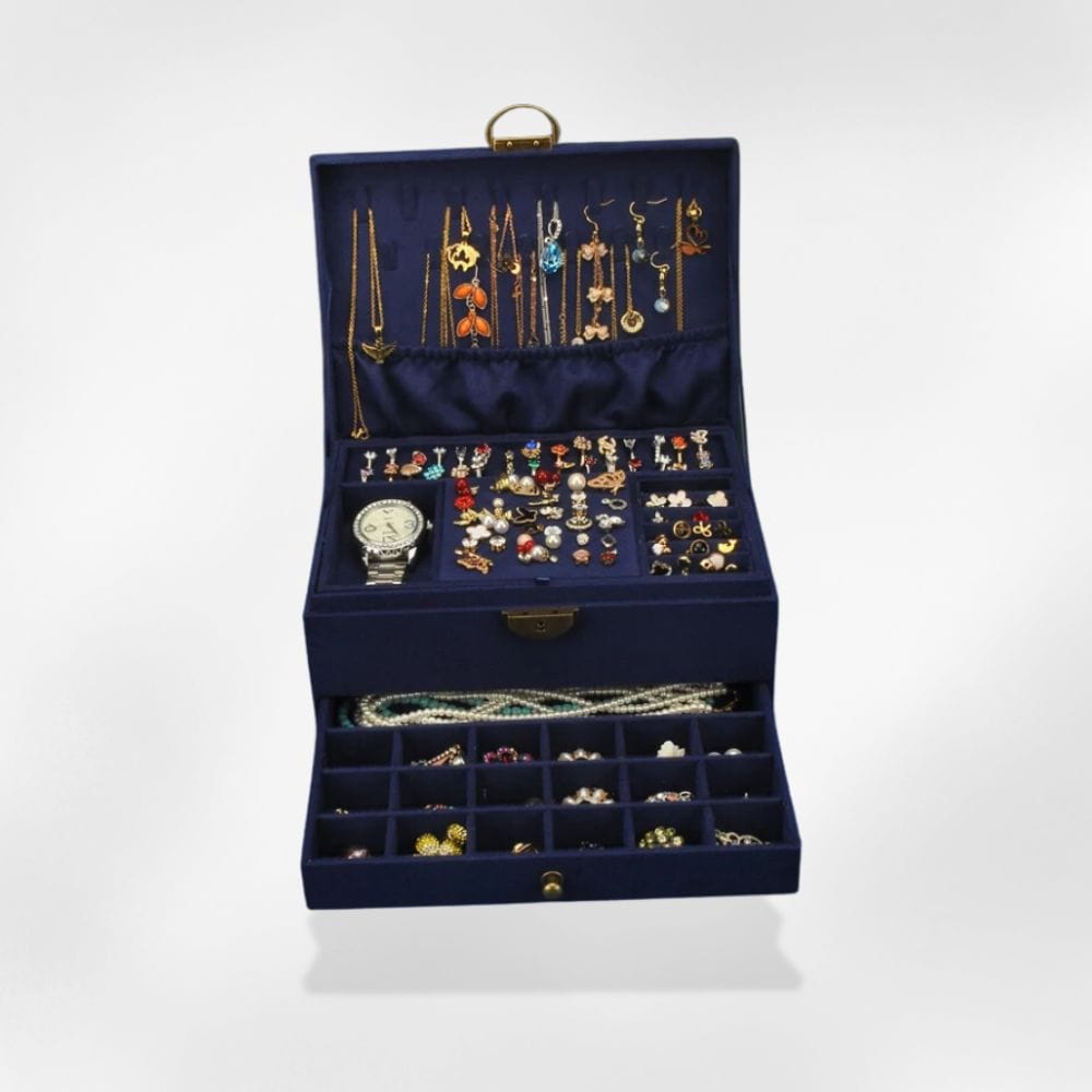 https://cdn.shopify.com/s/files/1/0889/8084/8989/files/Royalcoffer-bleu-boite-a-bijoux-br-grand-modele-58747231699293.jpg?v=1732038920