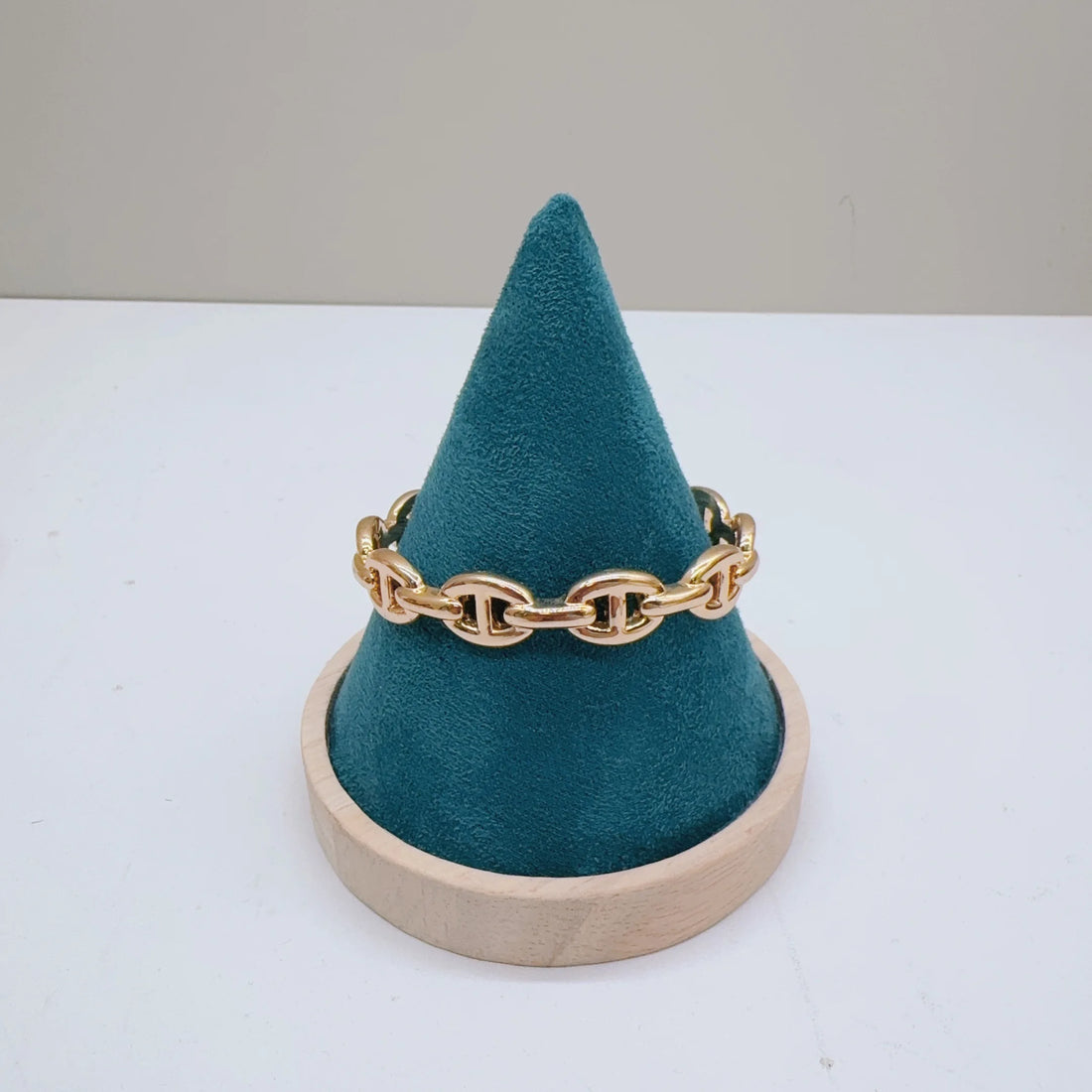 Présentoir bracelet cône à socle bois – cône vert canard