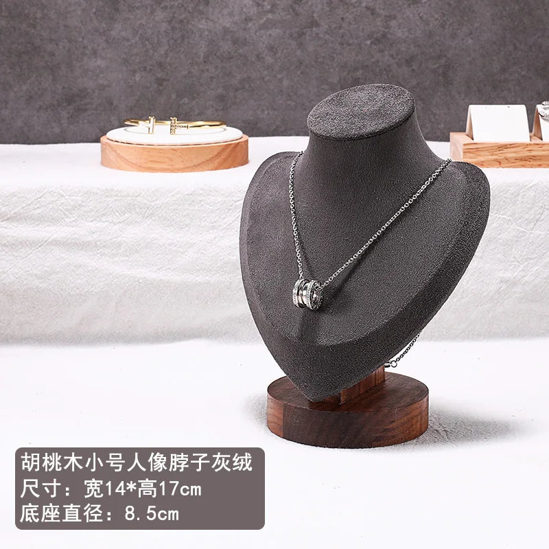 Buste Collier Bois Massif Portrait