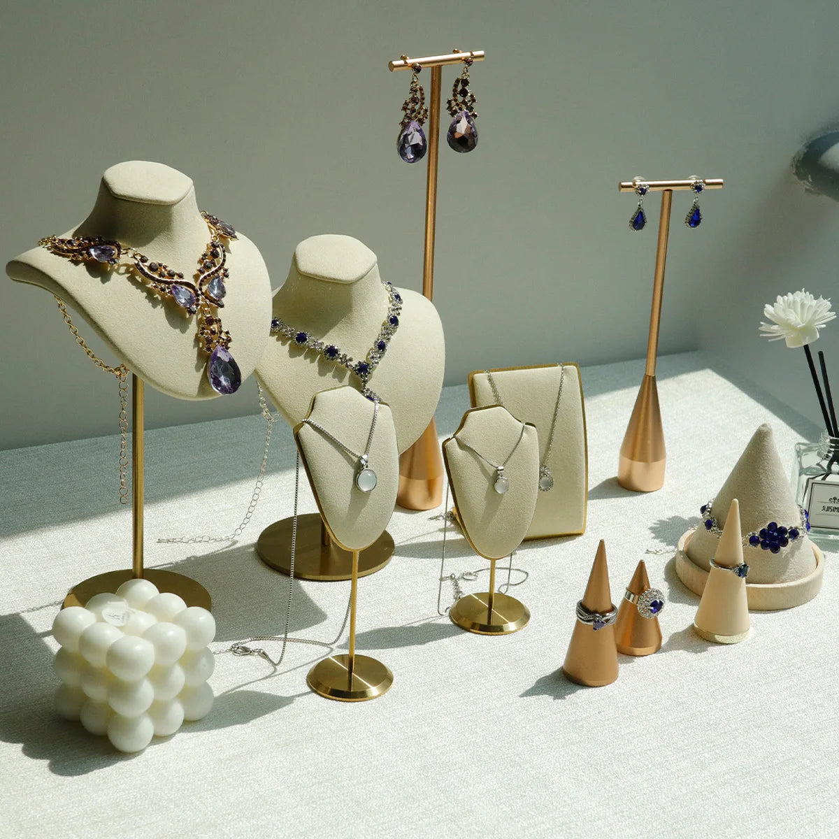 Présentoir Bijoux Métal Multi-Modèles Vitrine
