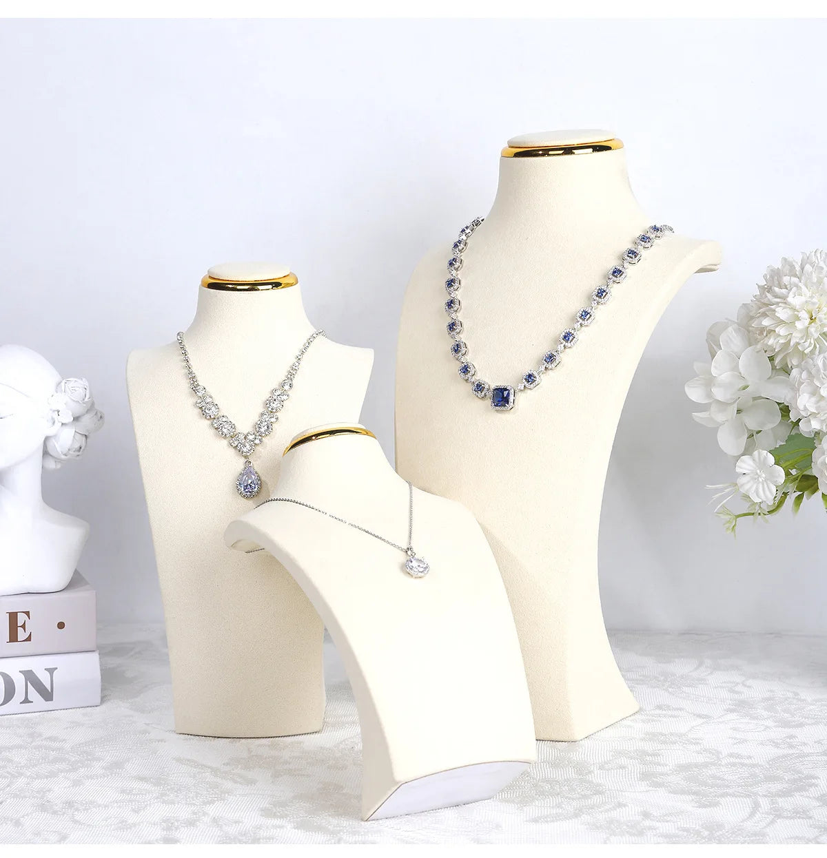 Présentoir Collier Buste Simili Cuir Doré