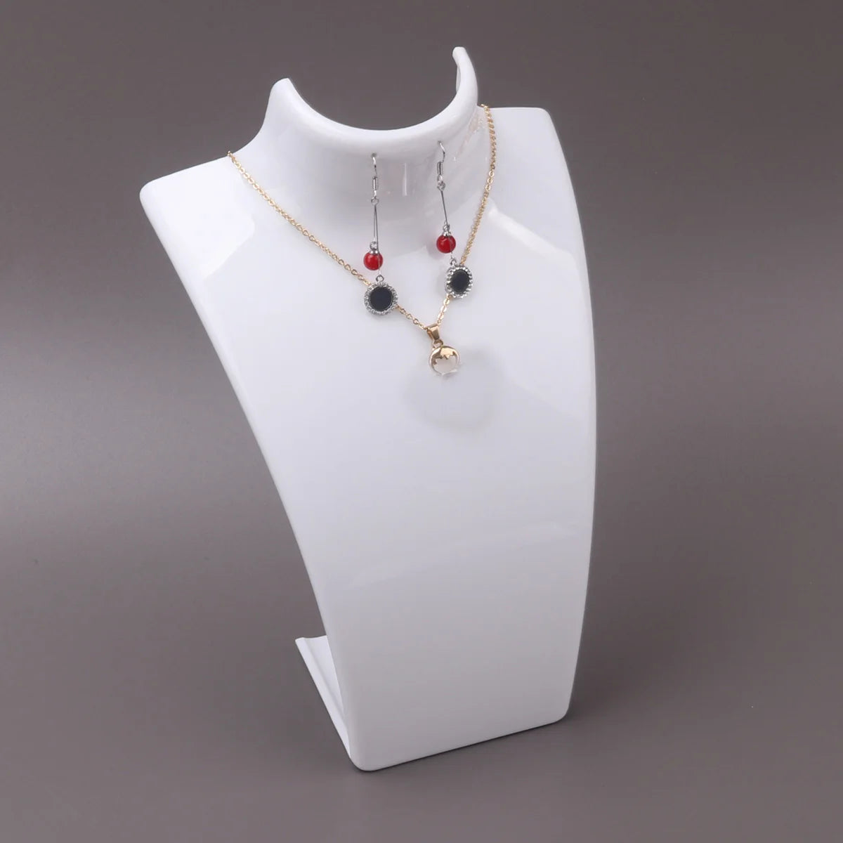 Présentoir Collier Buste Plastique 3 Coloris