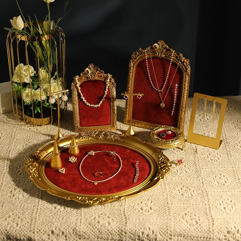 Présentoir Bijoux Velours Rouge et Doré