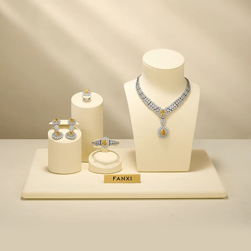 Présentoir Bijoux Daim Beige Comptoir Magasin