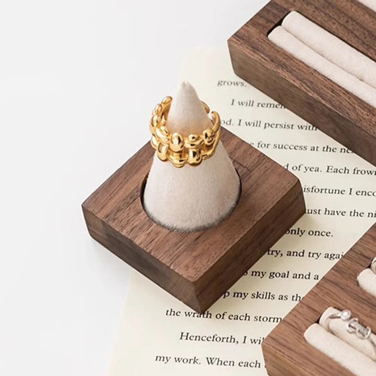 Présentoir Bois Noyer Bagues Boucles d'Oreilles Velours