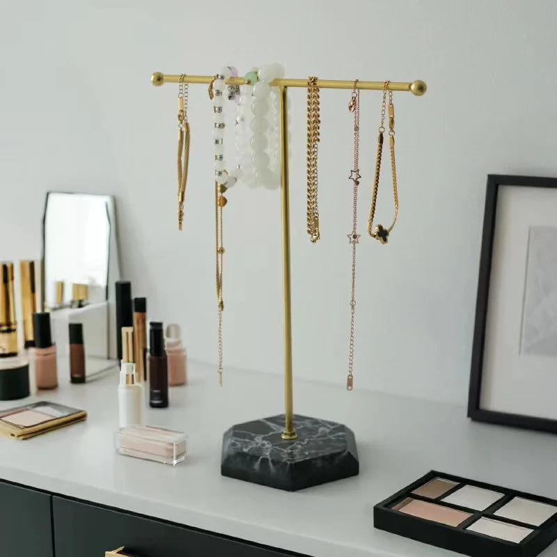 Présentoir Collier Métal Socle Marbre Élégant