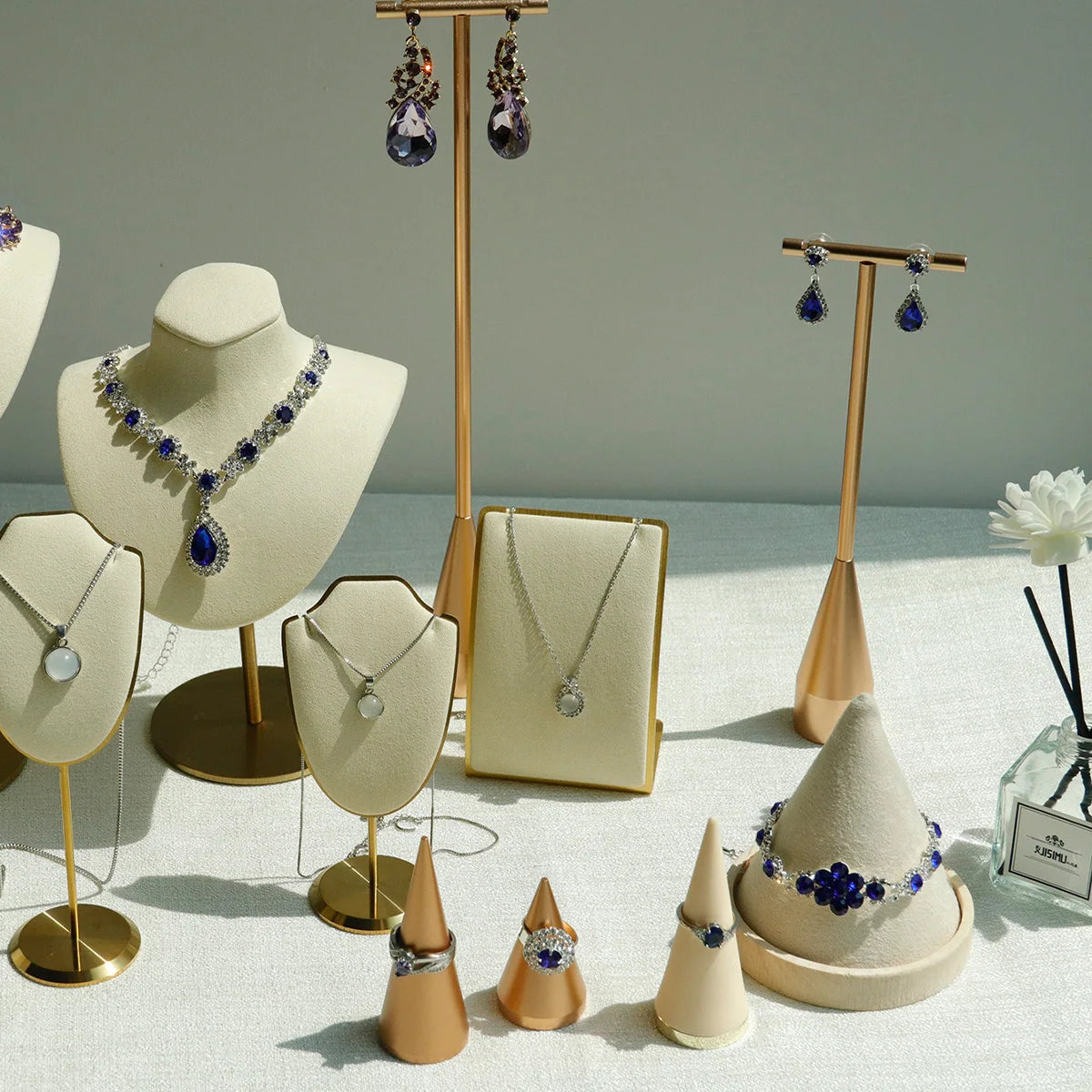 Présentoir Bijoux Métal Multi-Modèles Vitrine