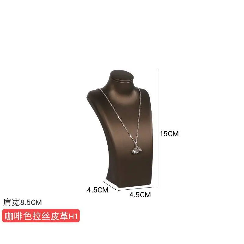Buste Collier Cuir Simili Blanc Pendentif