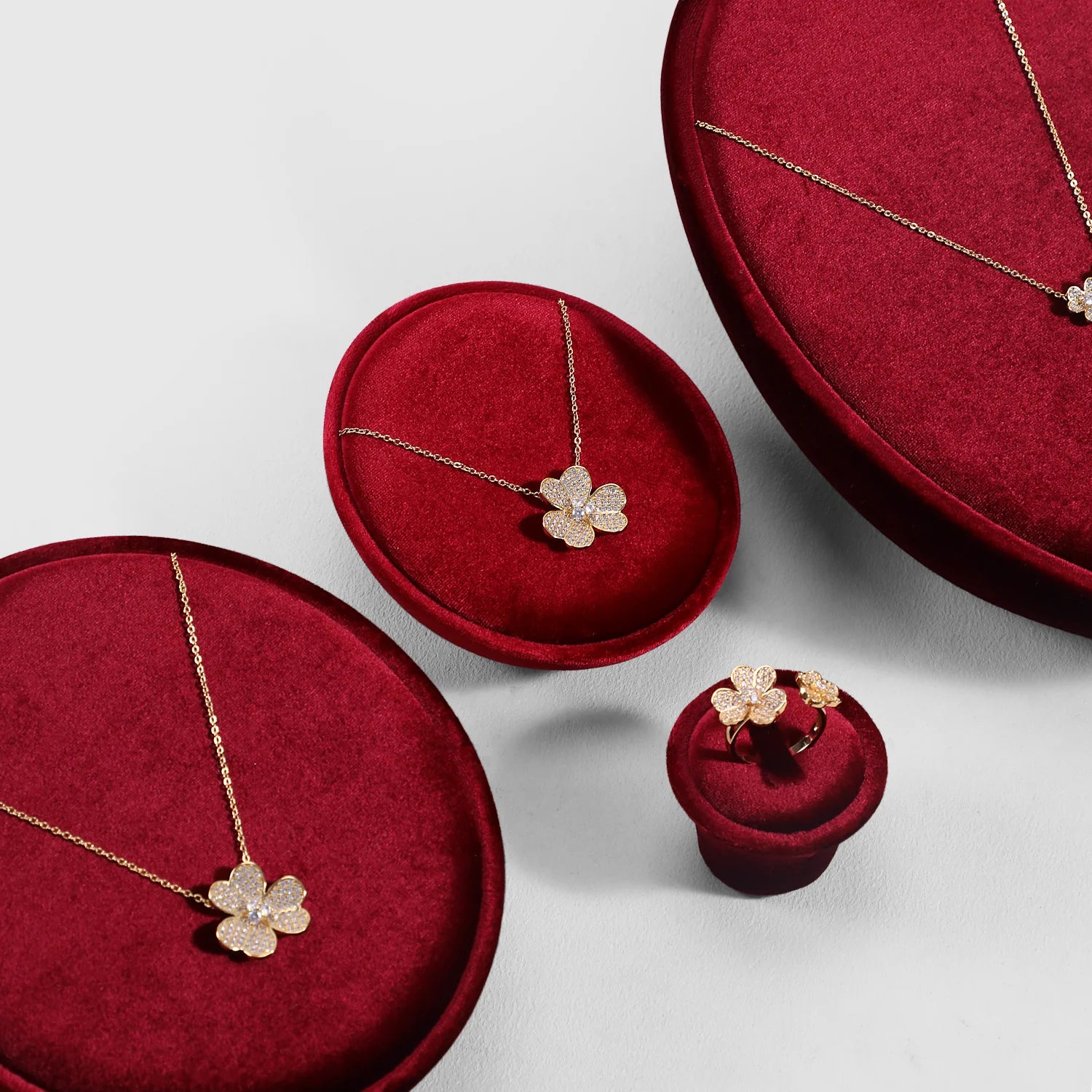 Ensemble Présentoirs Bijoux Velours Vitrine Complète