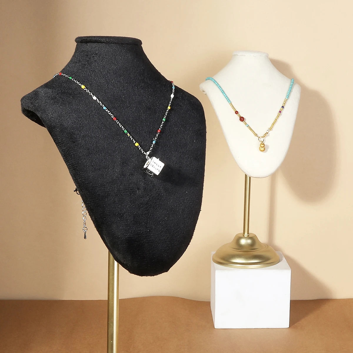 Présentoir Collier Buste Velours Pied Doré