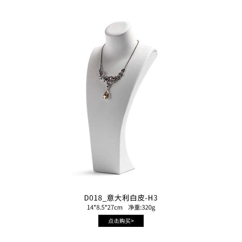 Buste Cou Cuir Portrait Mannequin Pendentif