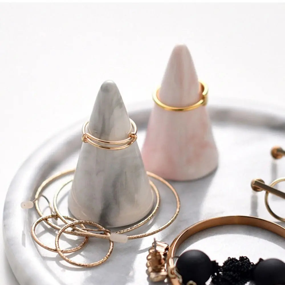 Présentoir Bague Céramique Cône Marbre