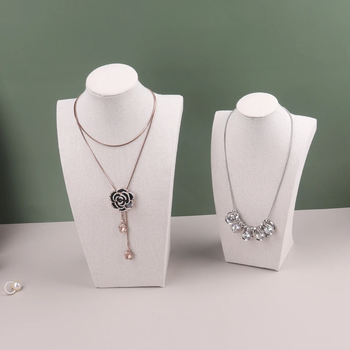 Buste Collier Coton Lin Beige Pendentif