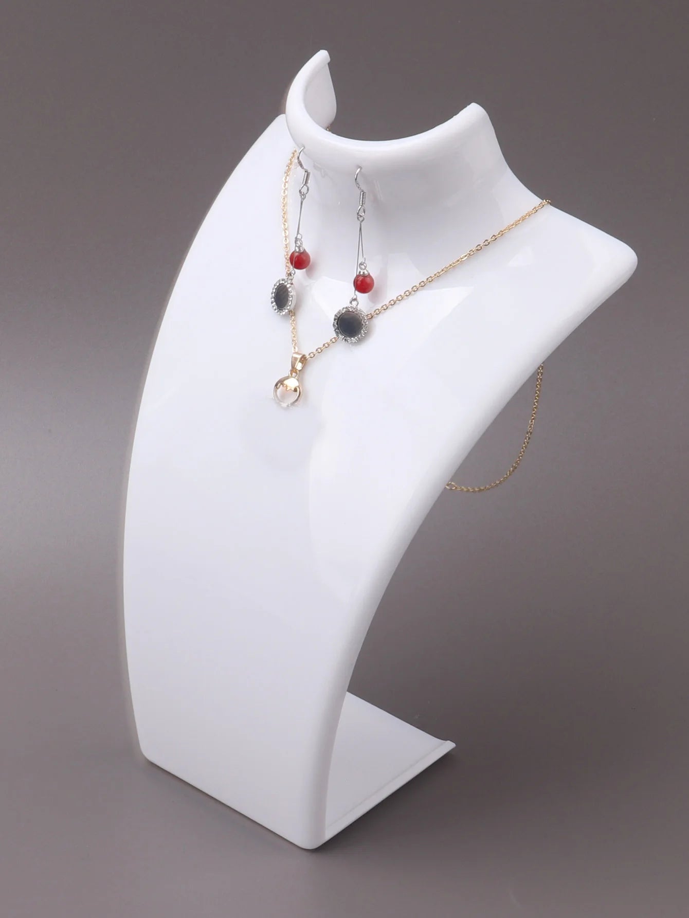 Présentoir Collier Buste Plastique 3 Coloris