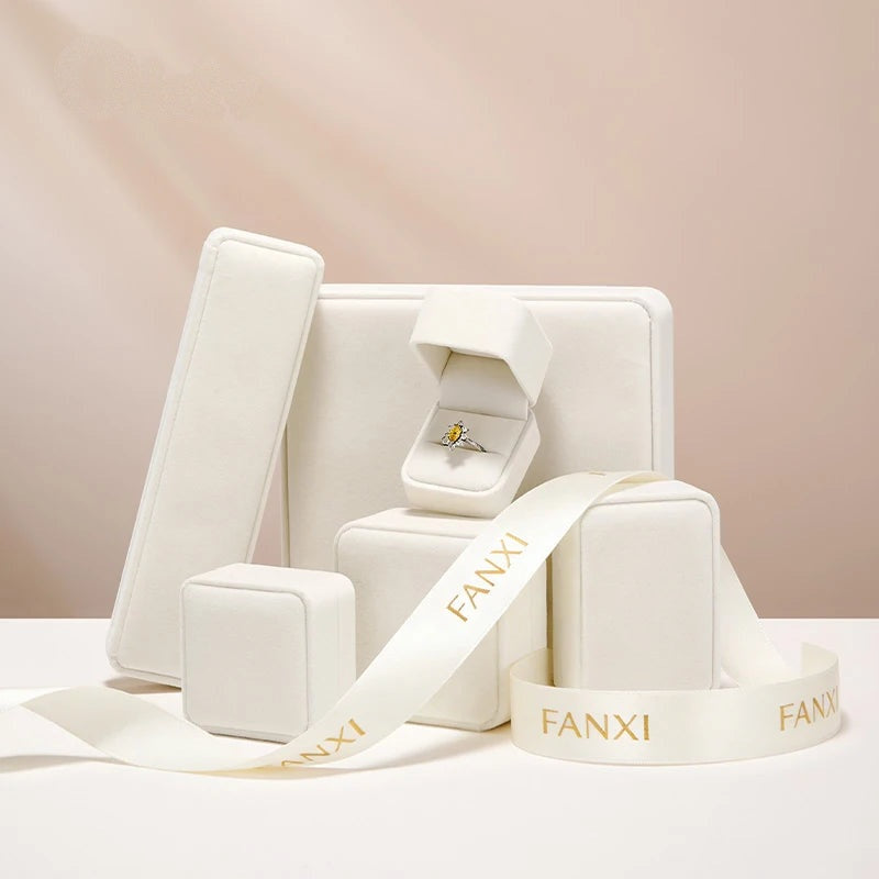 Écrin Bijoux Velours Rose ou Écru, 6 Formats Cadeau